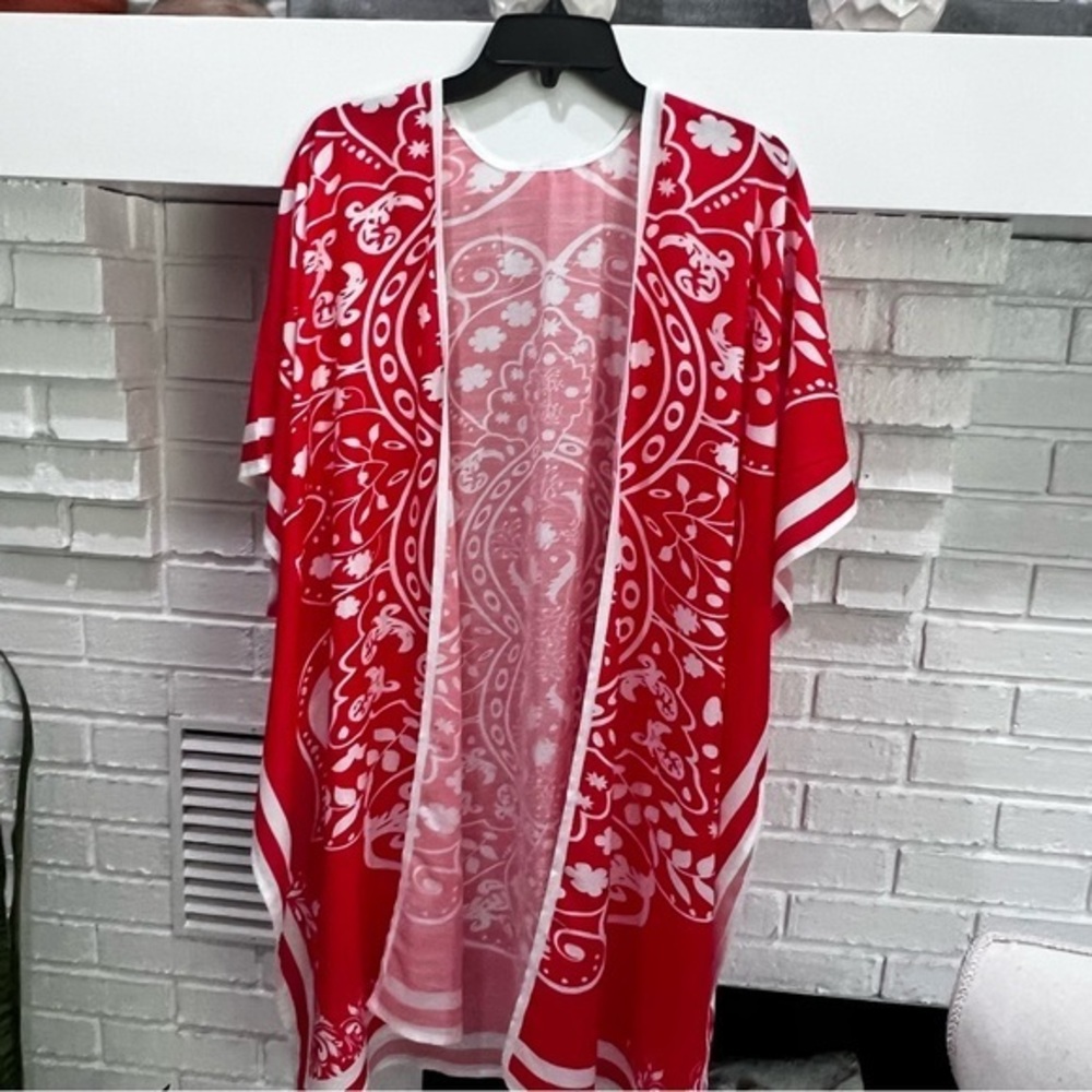 Poppy Red and White Long Kimono  Boutique Brand   One Size. EUC